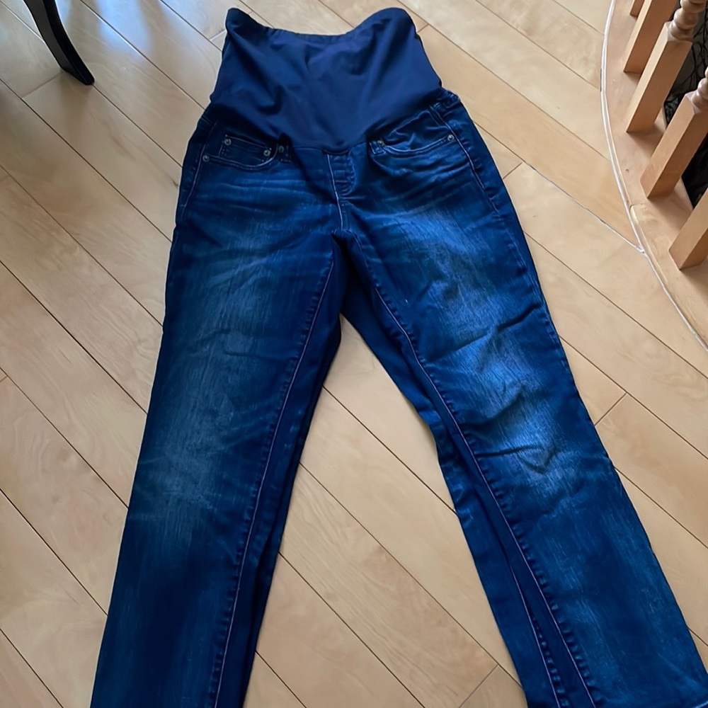 Lot of 2 pairs of Gap maternity jeans - size 27 cropped